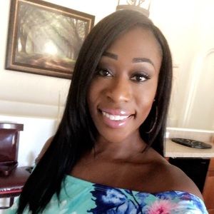 Meet your Posher, Kendra